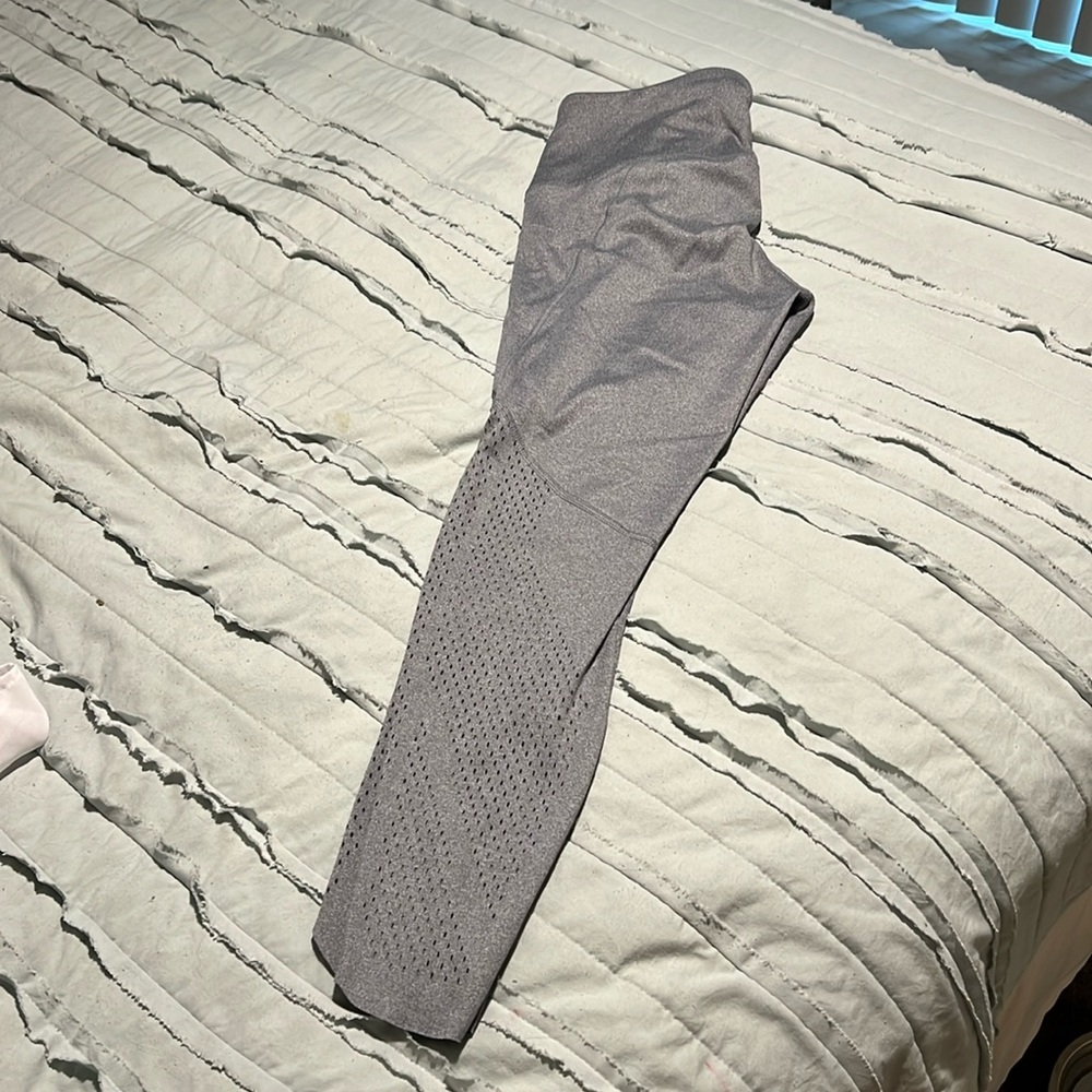 Leggings with cut out